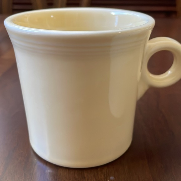 Fiesta Ware Ivory color Mugs Set of 2 USA Marked HLC 10oz - Picture 2 of 4